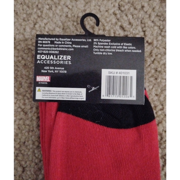 Deadpool Marvel Crew Socks - Picture 4 of 4